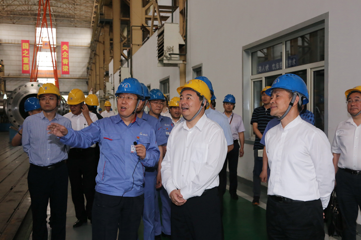 郝鵬參觀考察哈電集團所屬企業電機公司 郝鵬參觀考察哈電集團所屬企業電機公司